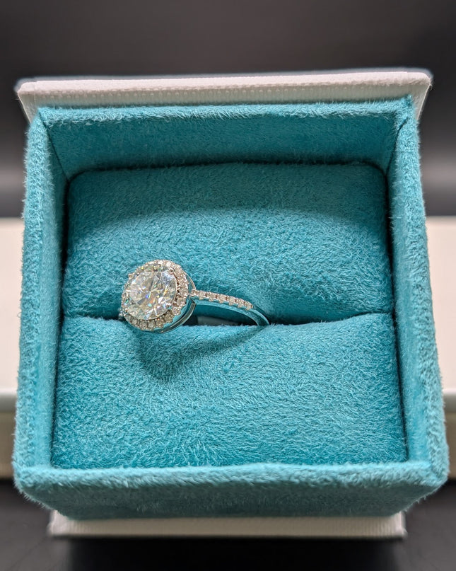 Round Halo Diamond Engagement Ring