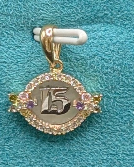 14K Gold 15 Años Pendent