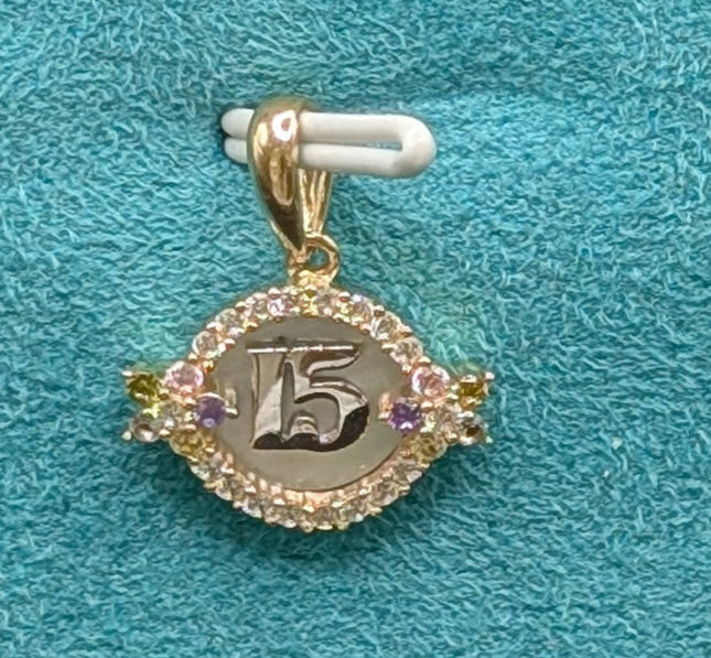 14K Gold 15 Años Pendent